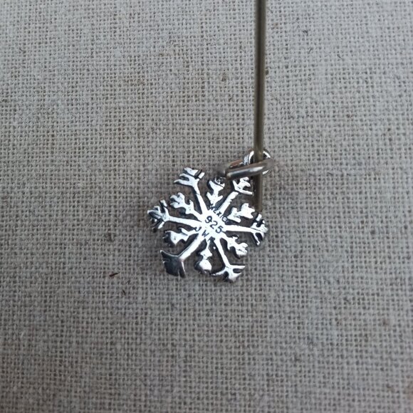 Vintage Jewelry - Sterling Silver Snowflake Pendant